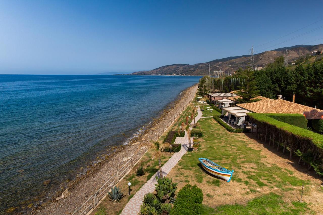 Hotel La Playa Blanca Santo Stefano di Camastra Exterior foto