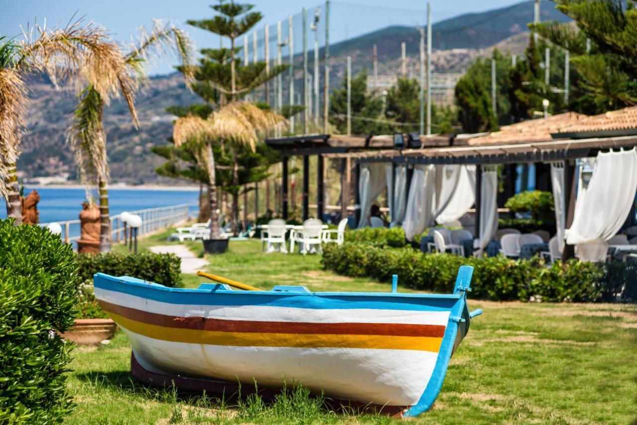 Hotel La Playa Blanca Santo Stefano di Camastra Exterior foto