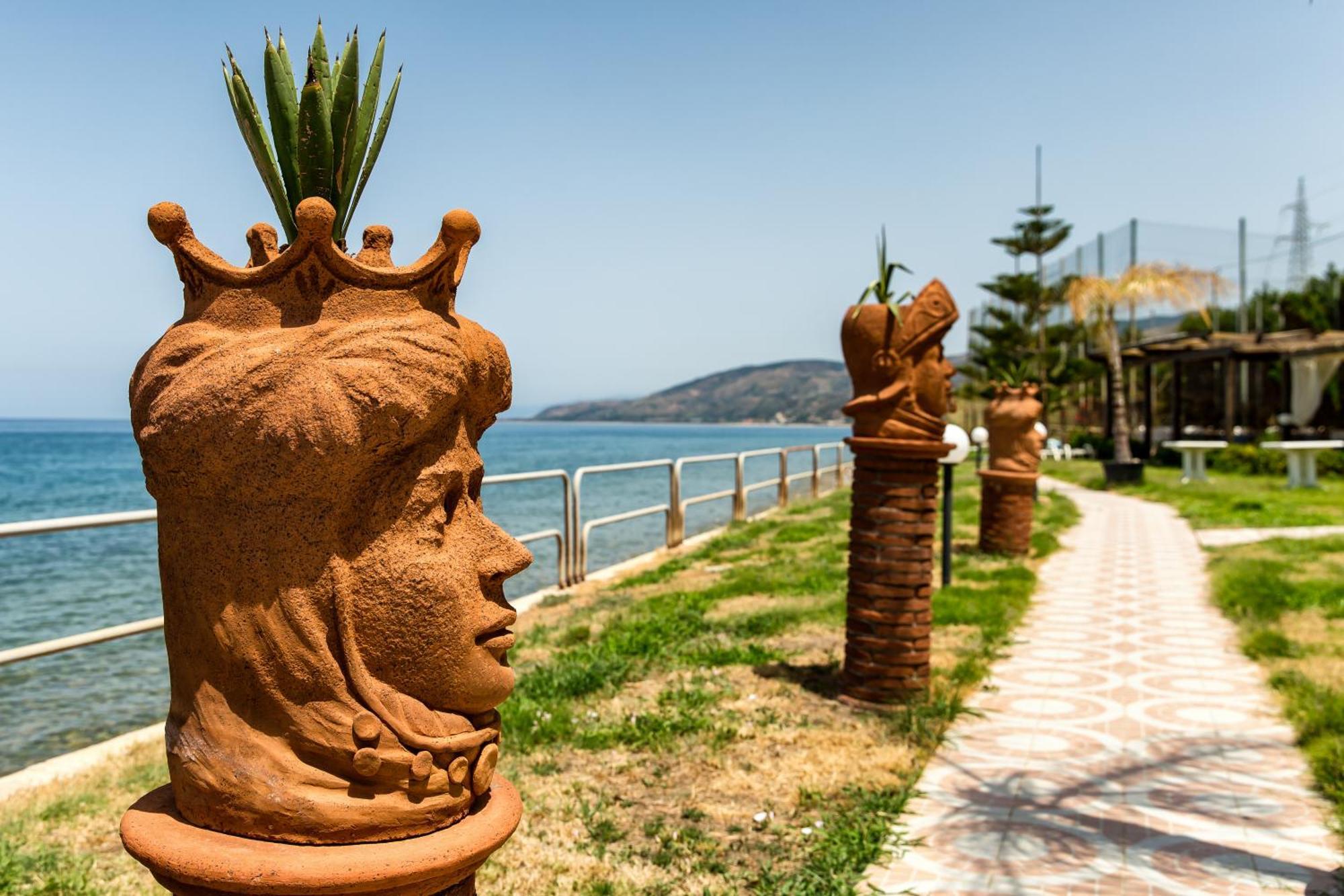 Hotel La Playa Blanca Santo Stefano di Camastra Exterior foto