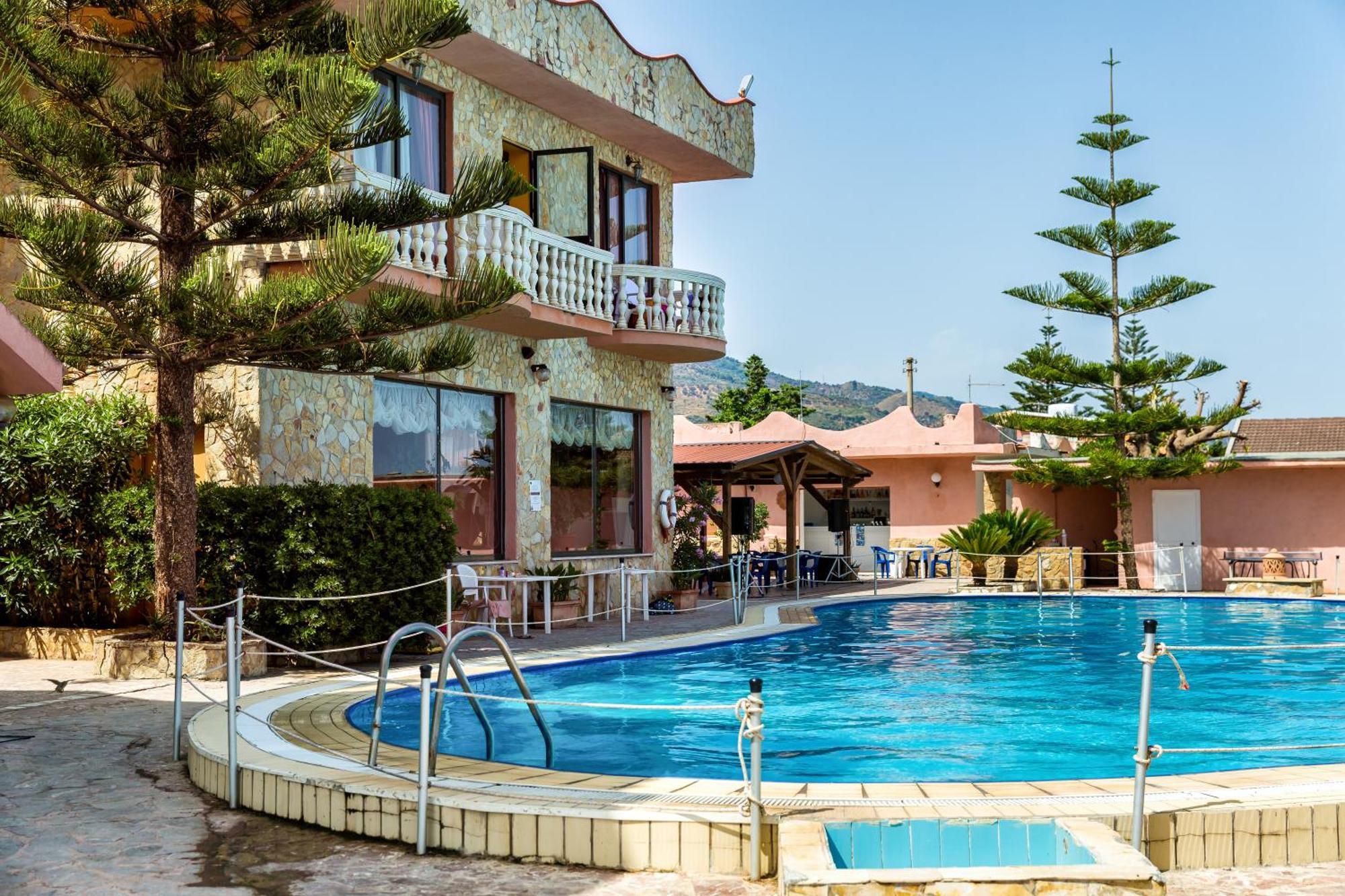 Hotel La Playa Blanca Santo Stefano di Camastra Exterior foto