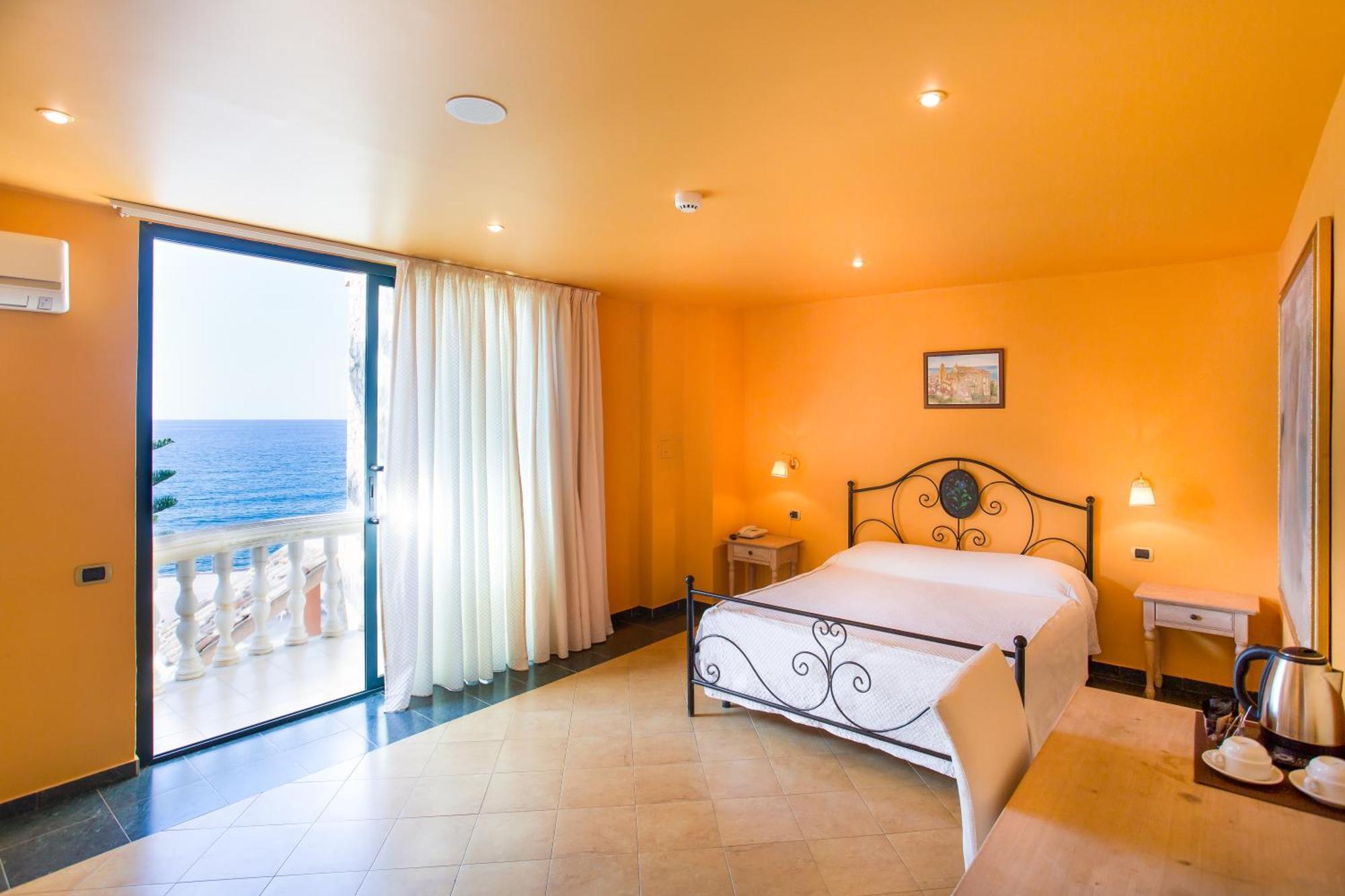 Hotel La Playa Blanca Santo Stefano di Camastra Exterior foto