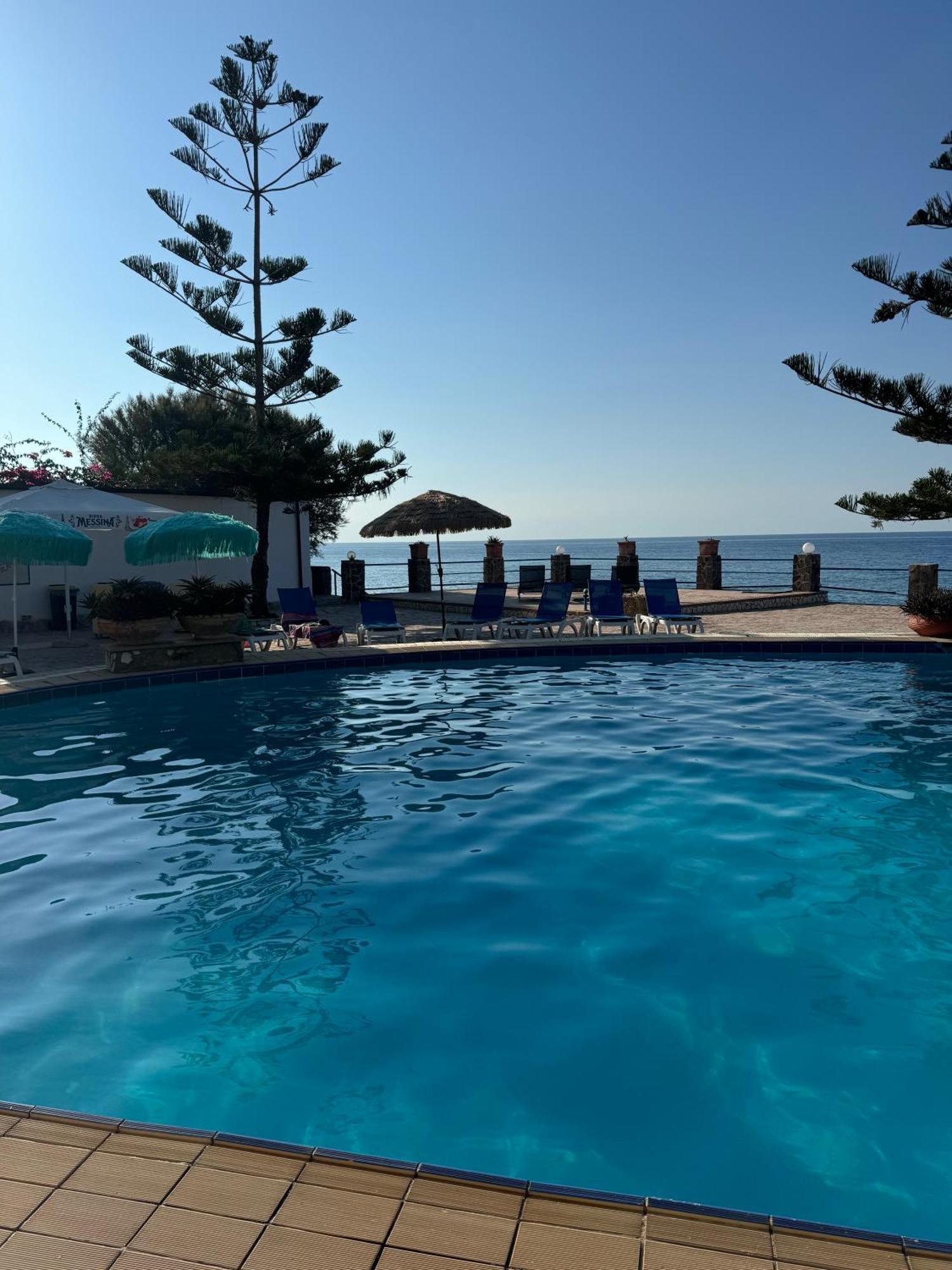 Hotel La Playa Blanca Santo Stefano di Camastra Exterior foto